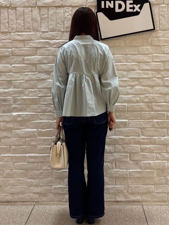 mihaさんの「index｜《丈が選べる》ストレートデニムパンツ【洗濯機洗い可】」を使ったコーディネート