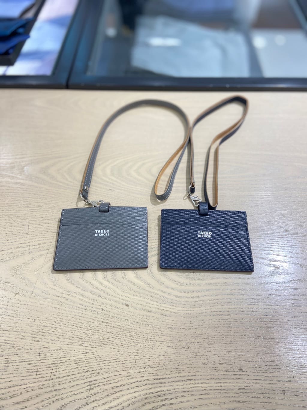 わいずみさんの「TAKEO KIKUCHI｜【ソフト＆ナチュラル】ミニメッシュ レザー IDカードホルダー」を使ったコーディネート