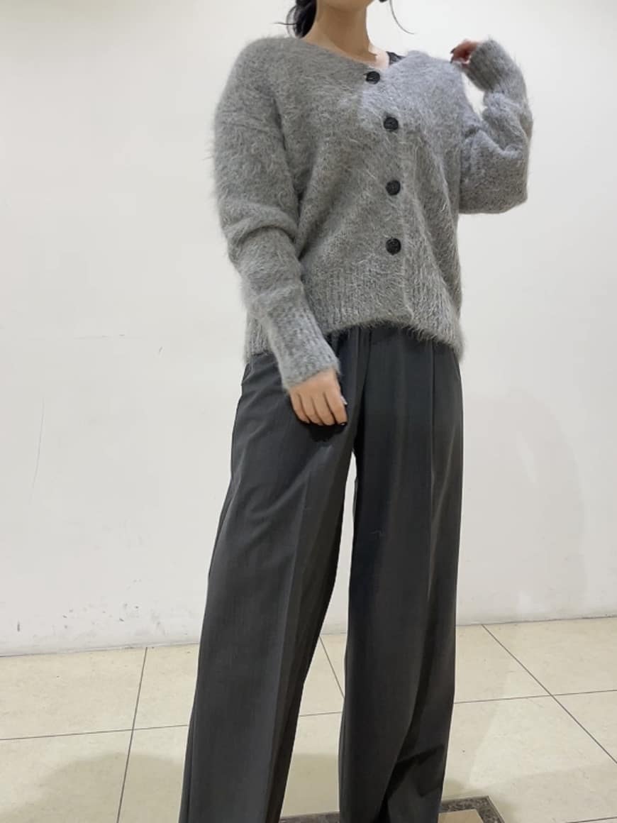 watanabeさんの「UNTITLED｜【ゆったり】アルパカ混シャギー カーディガン」を使ったコーディネート