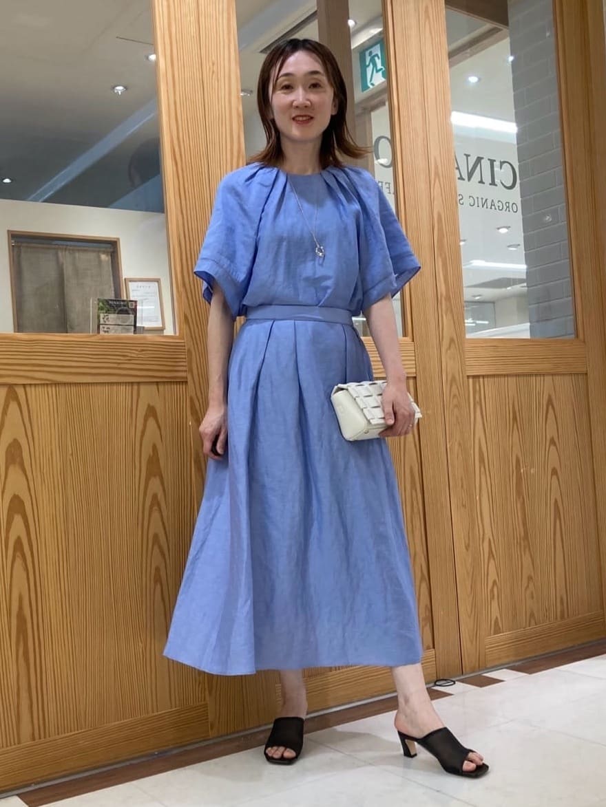 ゆうさんの「UNTITLED｜◆【セットアップ可能】リネン混 タックブラウス」を使ったコーディネート