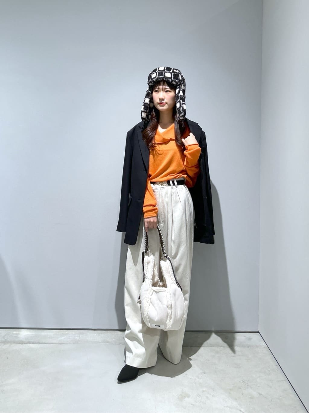 Renoさんの「INDIVI｜ダブルクロスオーバージャケット」を使ったコーディネート