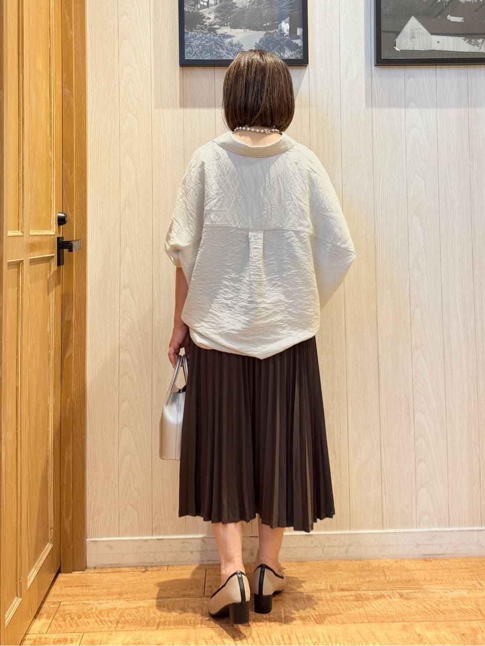 Megさんの「SHOO･LA･RUE｜【洗える/S-LL/5分袖】1枚でも羽織としても。さらさらドレープシャツ」を使ったコーディネート