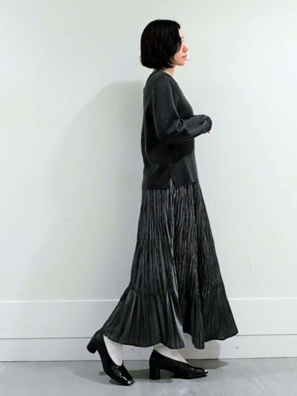 ミズタさんの「UNTITLED｜【きれいめ/洗える】ラメ入りワイドボートネックニット」を使ったコーディネート