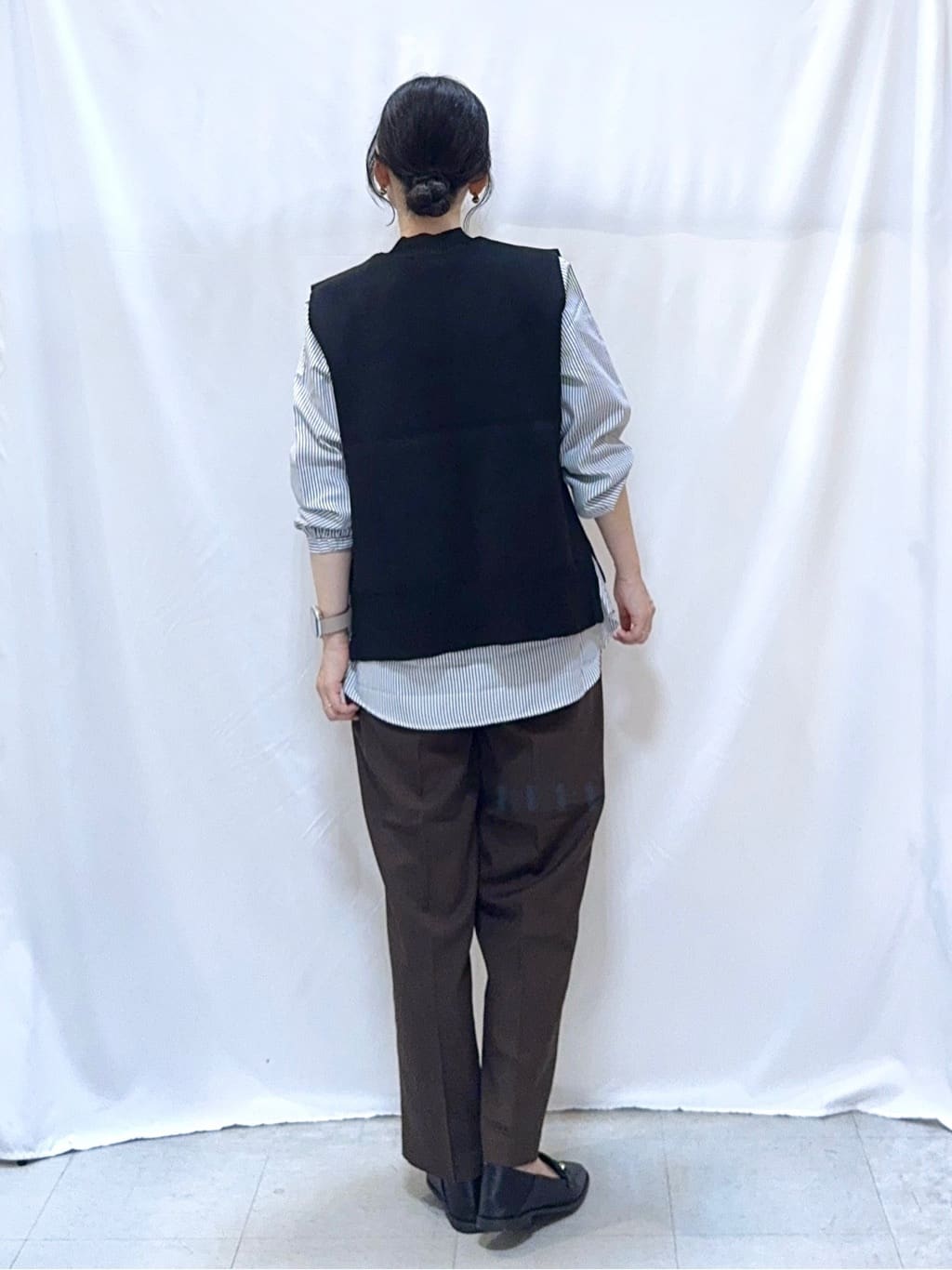 𝐇𝐢𝐫𝐨𝐦𝐢さんの「SHOO･LA･RUE｜【S-LL】ウエストリボンがアクセント ゆったりテーパードパンツ」を使ったコーディネート