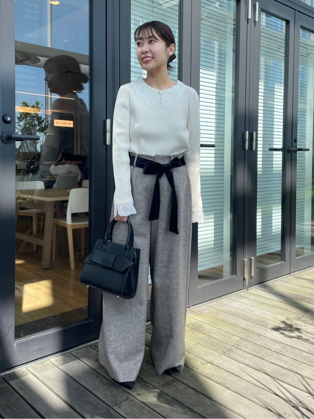 abeさんの「Couture brooch｜【上品華やか・通勤】ラメツイード ワイドパンツ」を使ったコーディネート