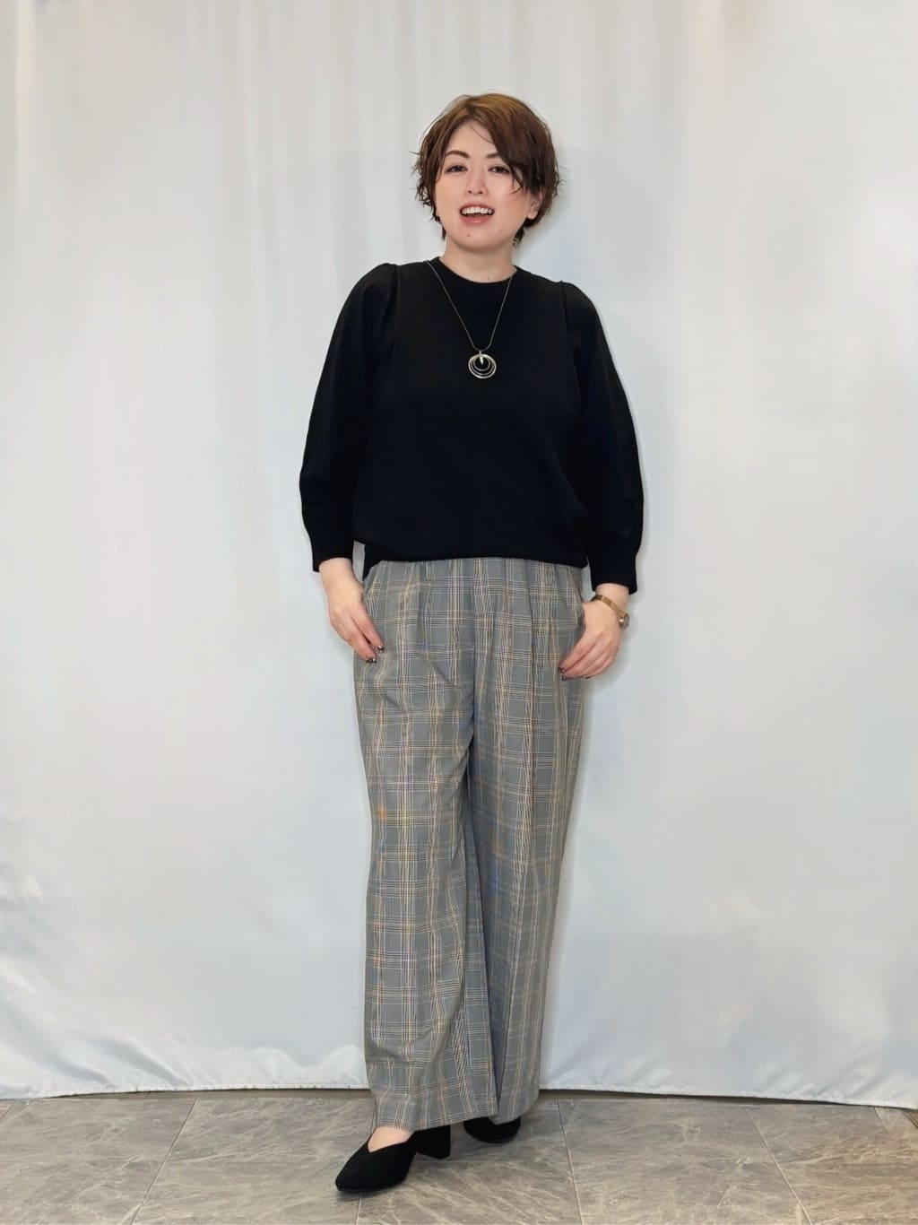たみさんの「SHOO･LA･RUE｜【洗濯機可/S-LL】すっきり上品きれい見え タックワイドパンツ」を使ったコーディネート