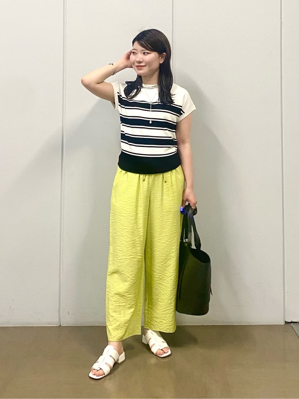 misakiさんの「INDIVI｜【洗える／UVケア／SETUP可能】ドロストワイドパンツ」を使ったコーディネート