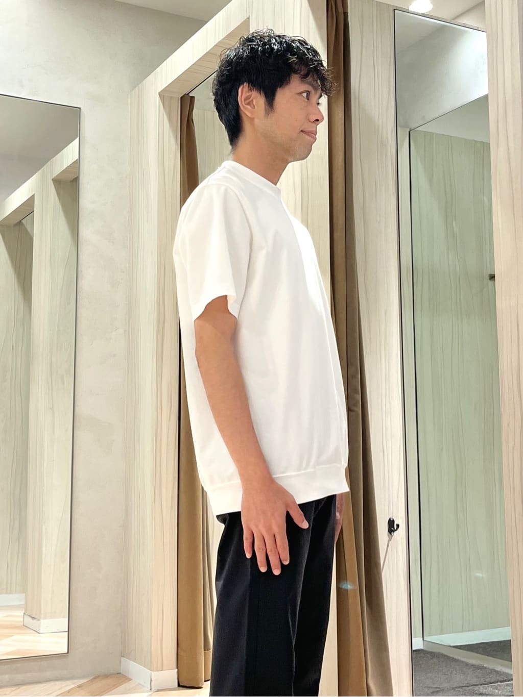 URAさんの「TAKEO KIKUCHI｜【抗菌防臭／5サイズ展開】ハイゲージポンチ Tシャツ」を使ったコーディネート