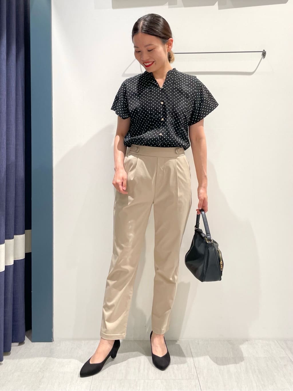 あんりさんの「grove｜【ふわっと心地よい足入れ】やわここち(R)Vカットパンプス」を使ったコーディネート