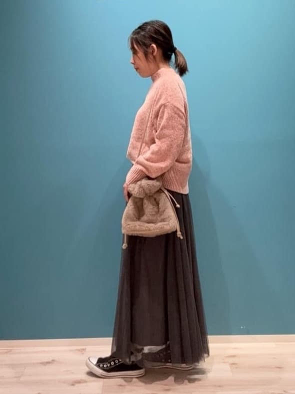 うめちゃんさんの「SHOO･LA･RUE｜フェイクファー巾着ショルダーバッグ」を使ったコーディネート