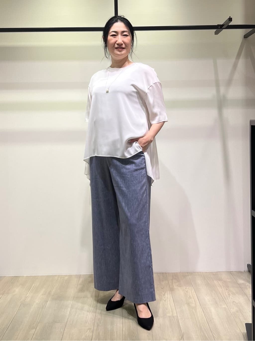 TOMOMIさんの「INDIVI｜【バックシャン】デザインTブラウス」を使ったコーディネート