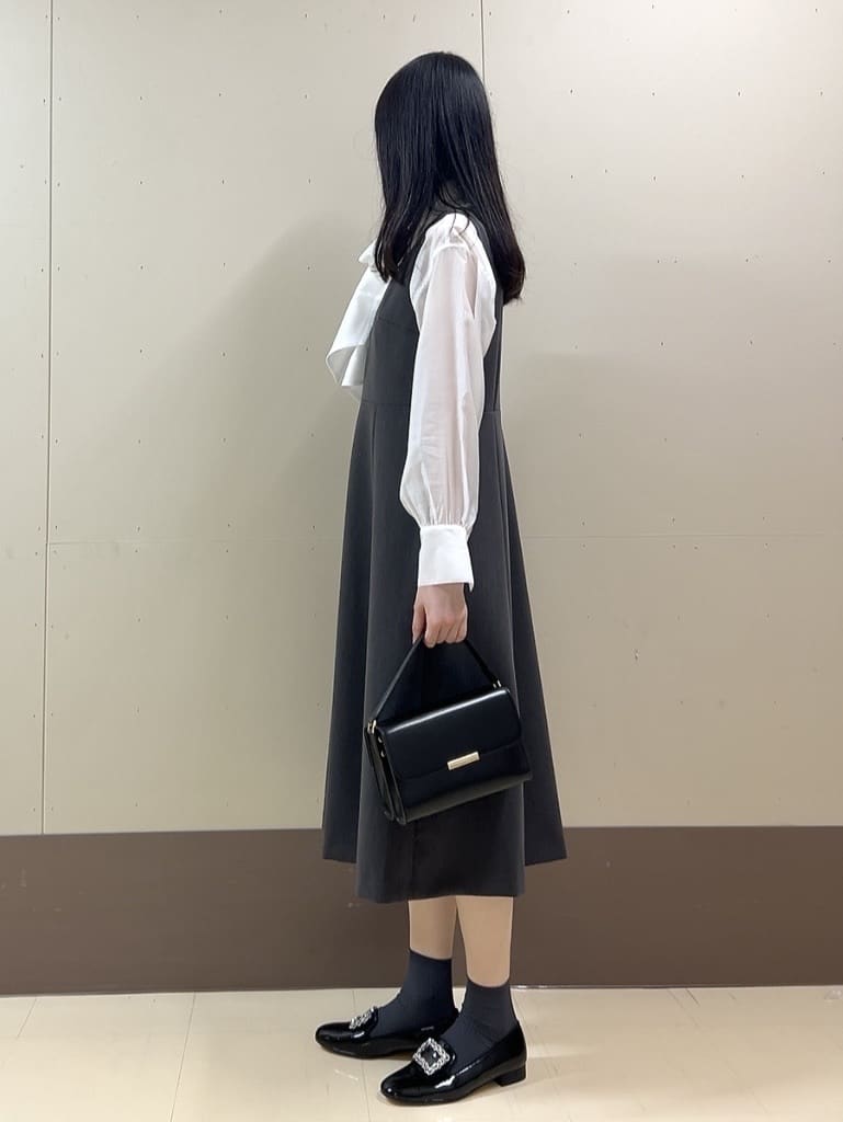 sechiさんの「UNTITLED｜【ボウタイリボン/バンドカラー/レイヤード】2WAYシアーブラウス」を使ったコーディネート