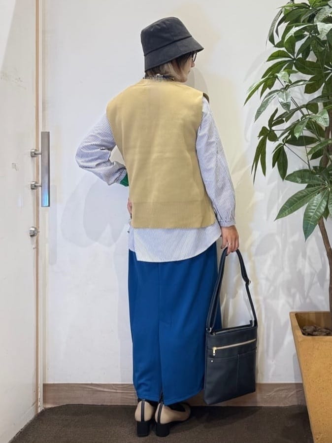 misakiさんの「SHOO･LA･RUE｜【洗濯後しわになりにくい】ポケット付き ナロースカート」を使ったコーディネート