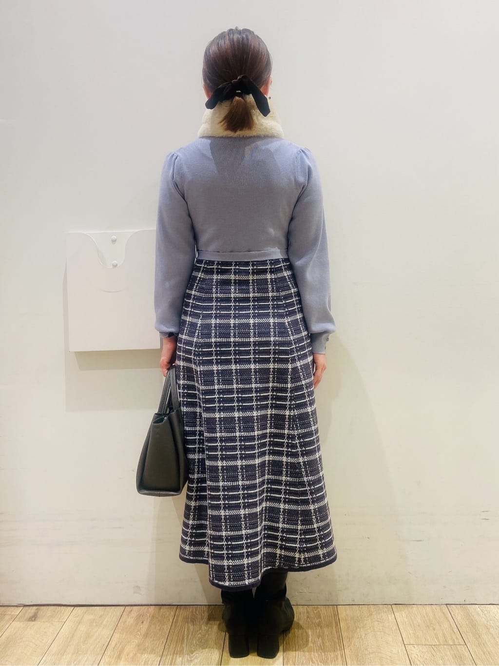 YUKOさんの「index｜チェックラメジャカードニットワンピース」を使ったコーディネート