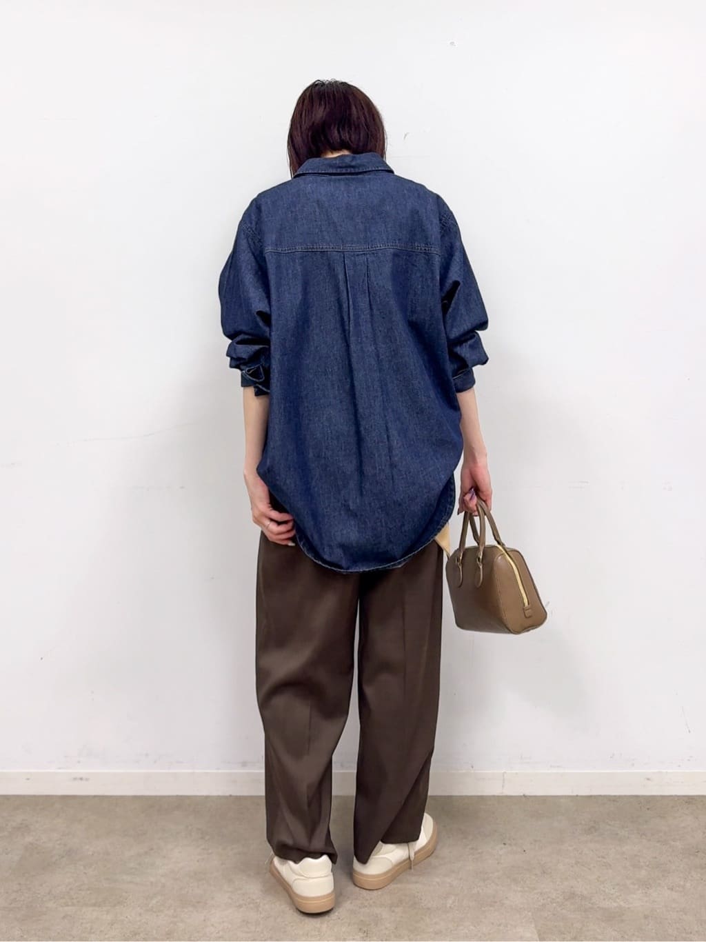 𝐜𝐡𝐢𝐤𝐚さんの「SHOO･LA･RUE｜【S-LL/セットアップ可/洗濯後しわになりにくい】きちんと見え タックワイドパンツ」を使ったコーディネート