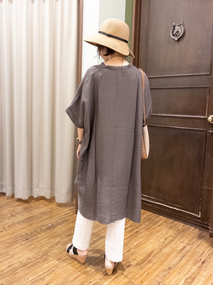 yukaさんの「SHOO･LA･RUE｜【S-LL/ひんやり】きれいめにもカジュアルにも サブリナパンツ」を使ったコーディネート