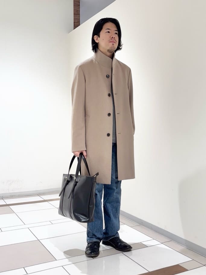 及川さんの「TAKEO KIKUCHI｜【ウールカシミヤブレンド】ビーバー調 スタンドカラー コート」を使ったコーディネート
