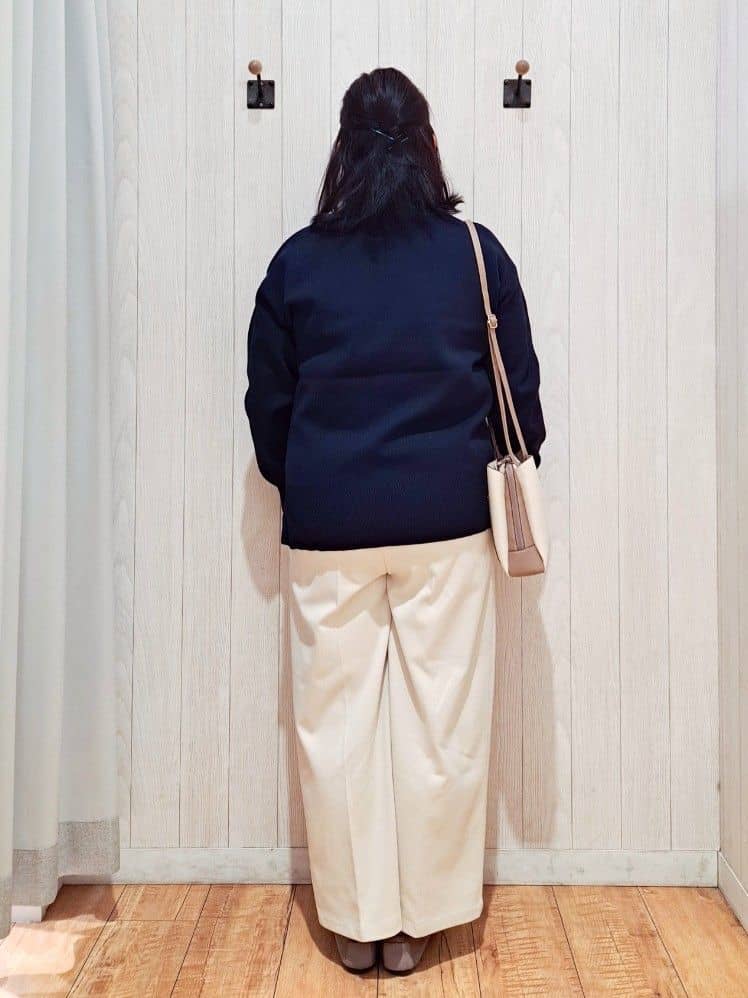 kotomiさんの「SHOO･LA･RUE｜【S-LL】きれい見えも叶う フロッキードットワイドパンツ」を使ったコーディネート