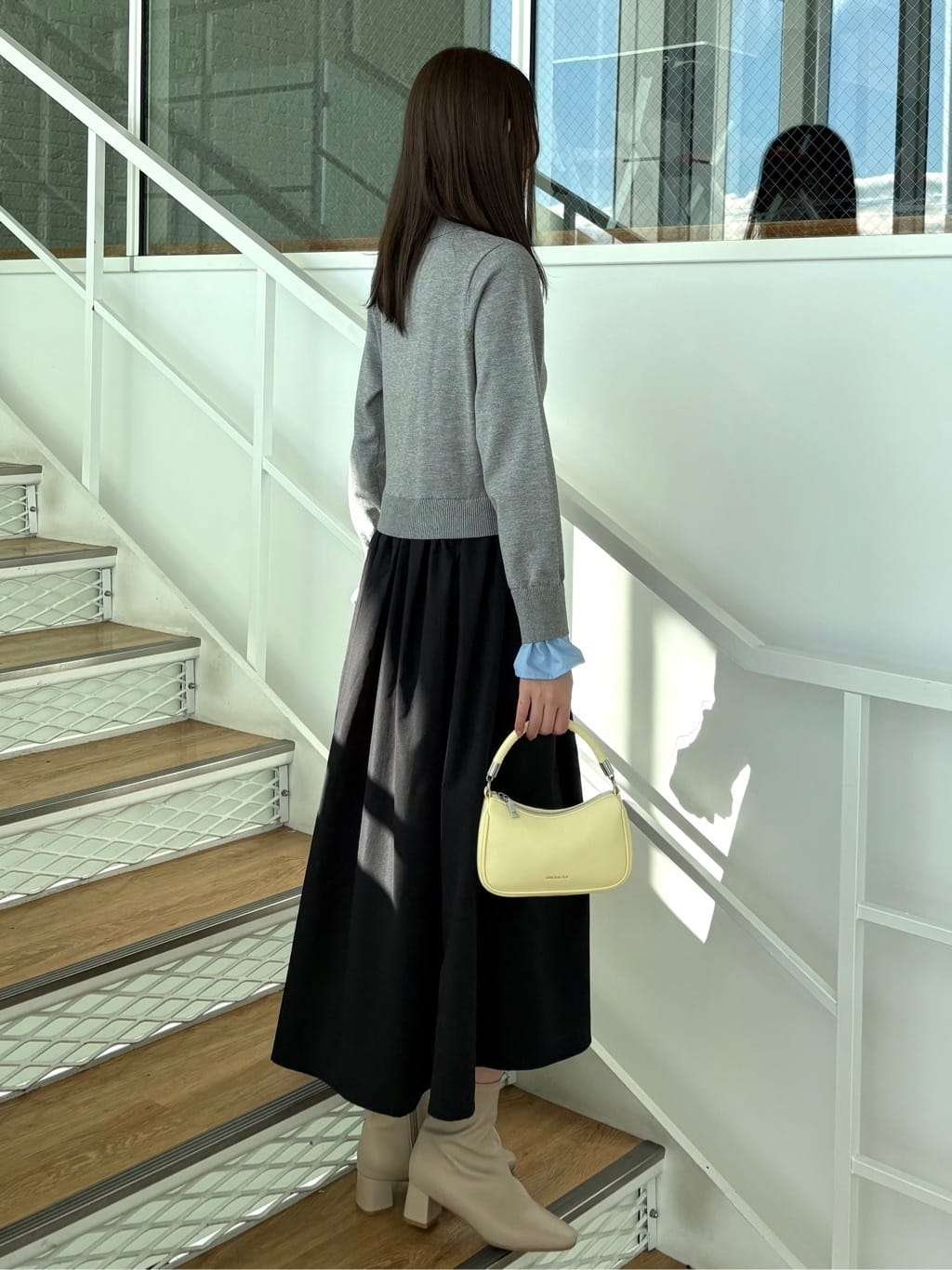 めぐさんの「OPAQUE.CLIP｜ポロ襟ニットドッキングフレアワンピース【洗濯機OK】」を使ったコーディネート