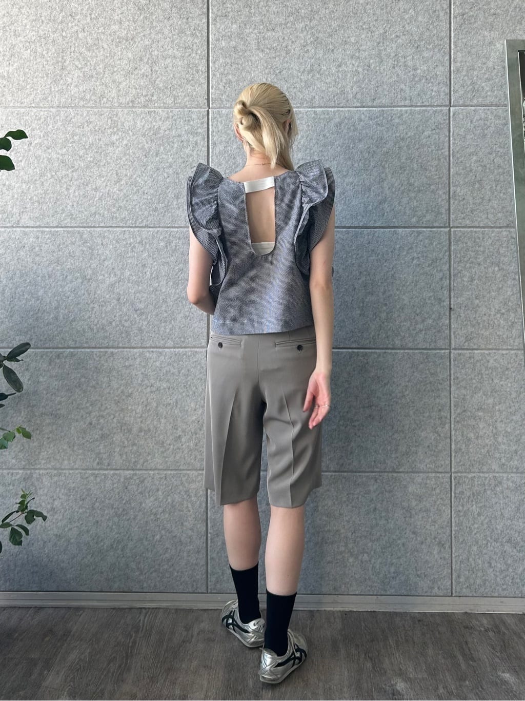 honoka Aさんの「CODE A｜ruffle drama blouse」を使ったコーディネート