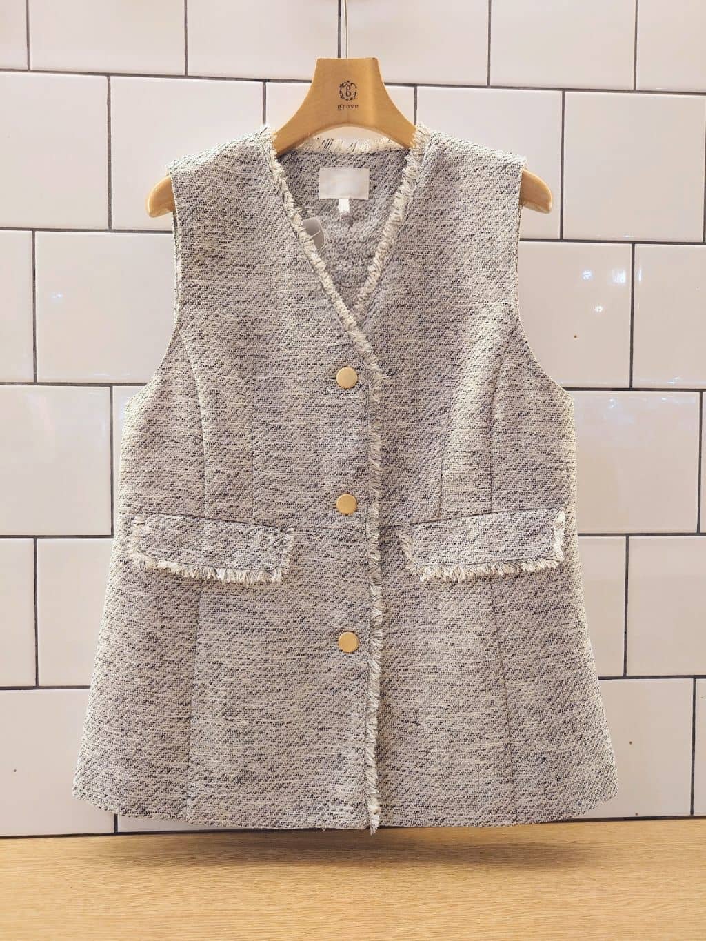 milkaさんの「grove｜【マシンウォッシュ/防シワ/UVカット】ボウタイブラウス【マルチWAY】」を使ったコーディネート