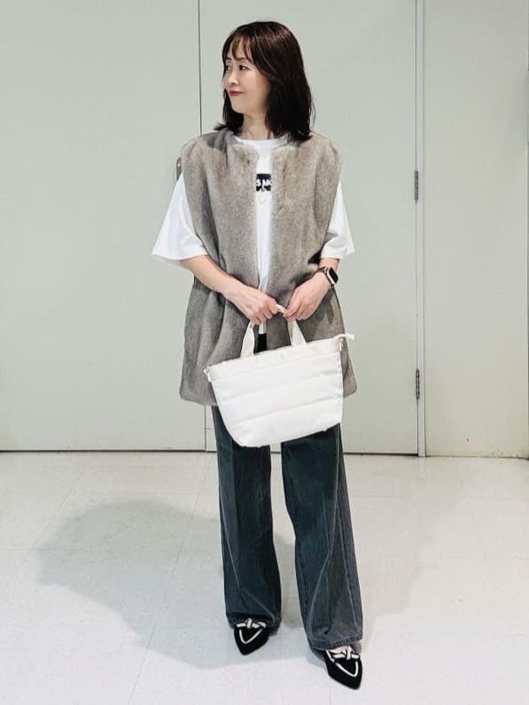 makiさんの「UNTITLED｜【コットン100/ゆったり/ショート丈/洗える】ベロアロゴTシャツ」を使ったコーディネート