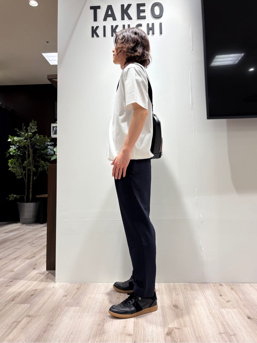 Kaiさんの「TAKEO KIKUCHI｜【抗菌防臭／5サイズ展開】ハイゲージポンチ Tシャツ」を使ったコーディネート