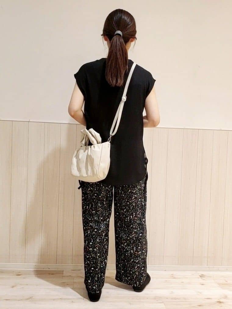 なっちゃんさんの「SHOO･LA･RUE｜」を使ったコーディネート