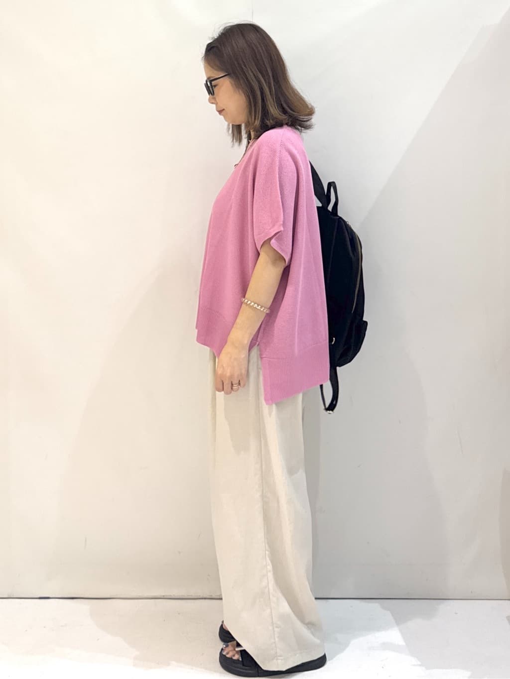 やすさんの「OPAQUE.CLIP｜《5色展開／S-LLサイズ》リラクシーメッシュニット【洗濯機洗い可】」を使ったコーディネート