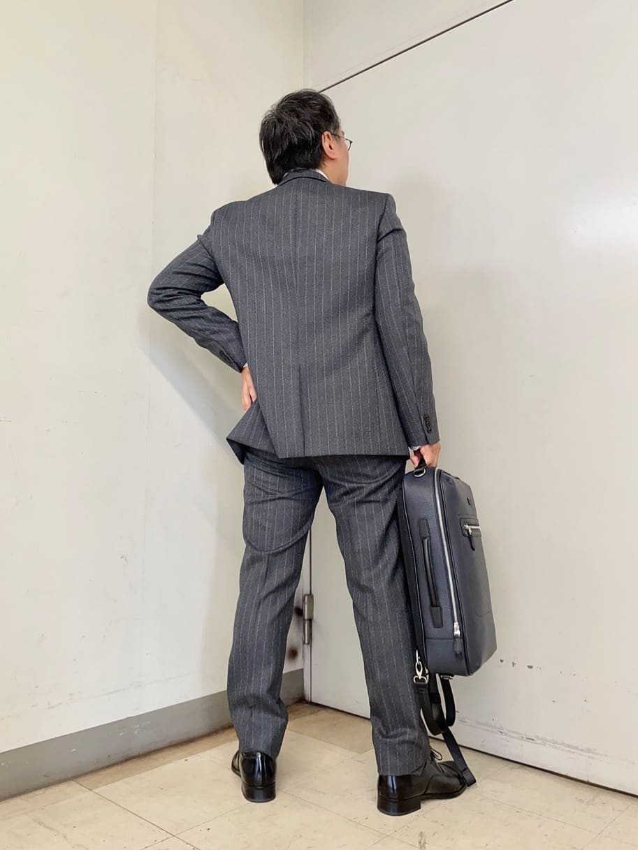 MAKOTO AIさんの「TAKEO KIKUCHI｜フォーマルチーフ」を使ったコーディネート