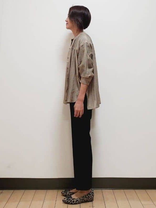 yuuさんの「Reflect｜【重ね着でも一枚着でも◎】バンドカラーオーバーサイズシャツブラウス」を使ったコーディネート