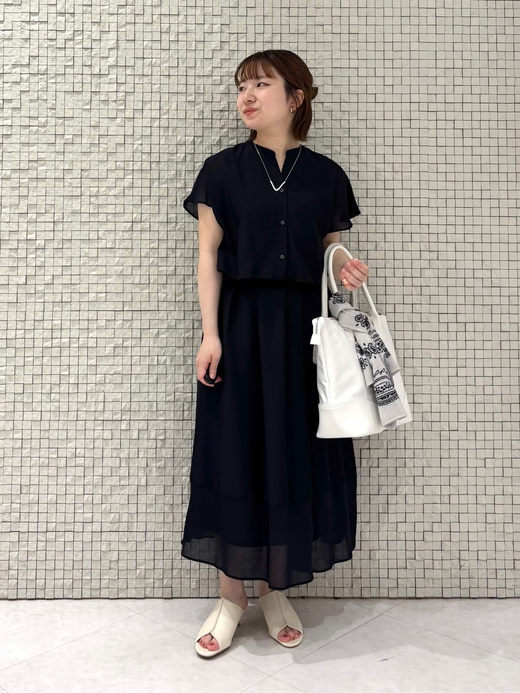 sakuさんの「INDIVI｜リネン調ペーズリースカーフ」を使ったコーディネート