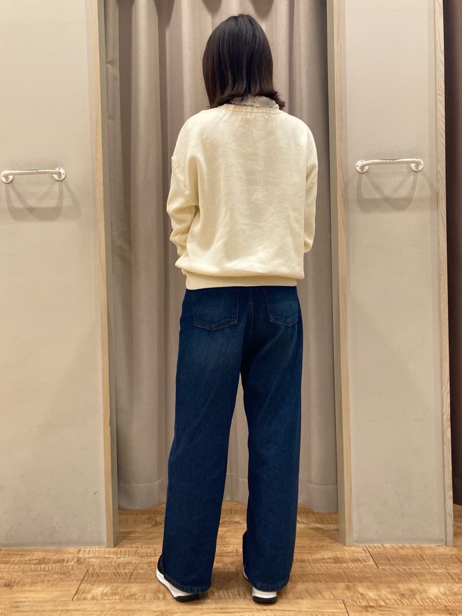 hashiさんの「SHOO･LA･RUE｜◆【洗える/S-LL/ちくちくしにくい】大人のための ロゴ入りスウェットライクニット」を使ったコーディネート