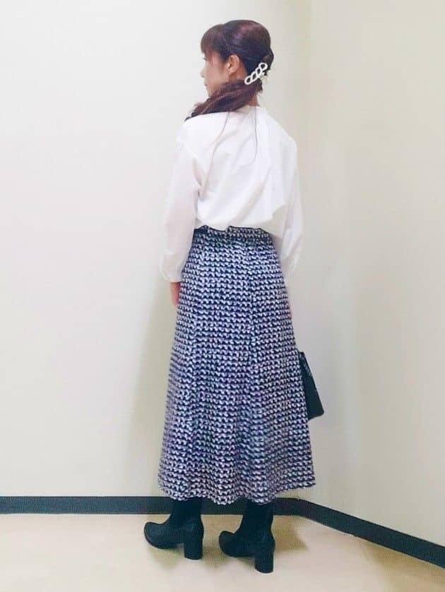 花さんの「Reflect｜【ニットスタイルが華やかに◎】チドリ風プリントフレアスカート」を使ったコーディネート