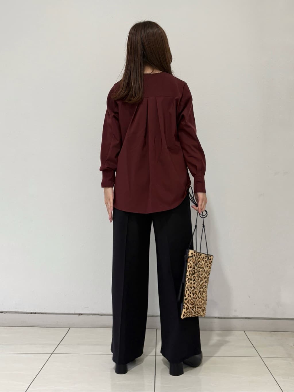 kahoさんの「INDIVI｜【洗える／選べる8色】トーンアップニット」を使ったコーディネート
