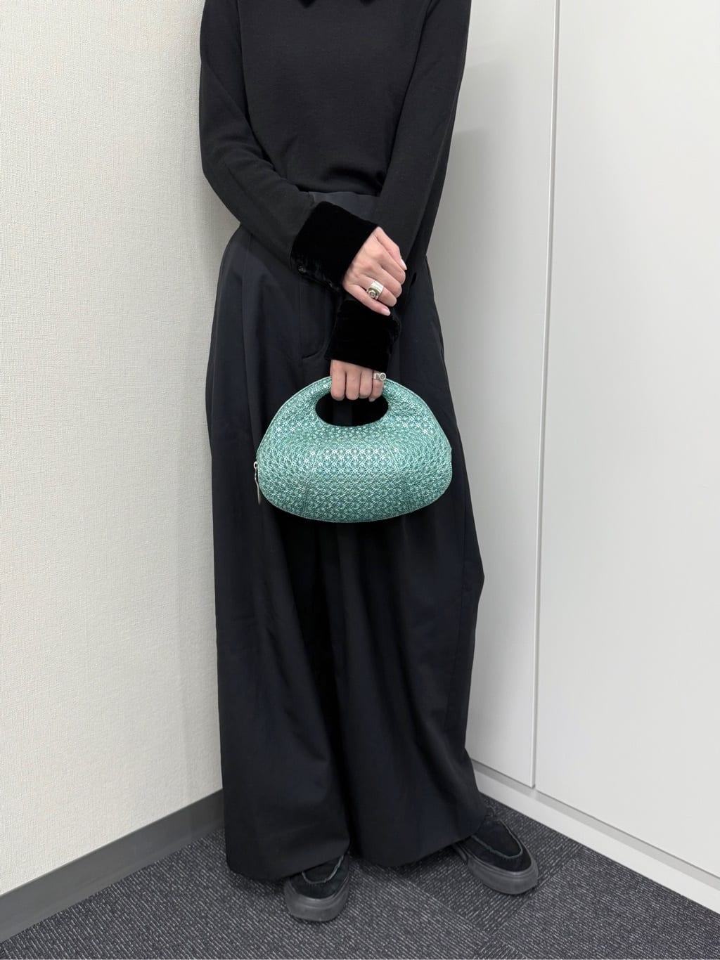 Kさんの「HIROKO HAYASHI｜GIRASOLE PIPERITA（ジラソーレ ピペリータ）クロワッサンバッグ」を使ったコーディネート