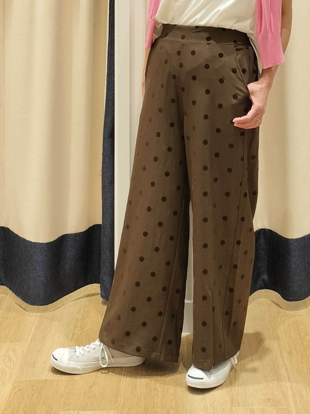 tsuchiさんの「Dessin｜【洗える】キーネックカーディガン」を使ったコーディネート