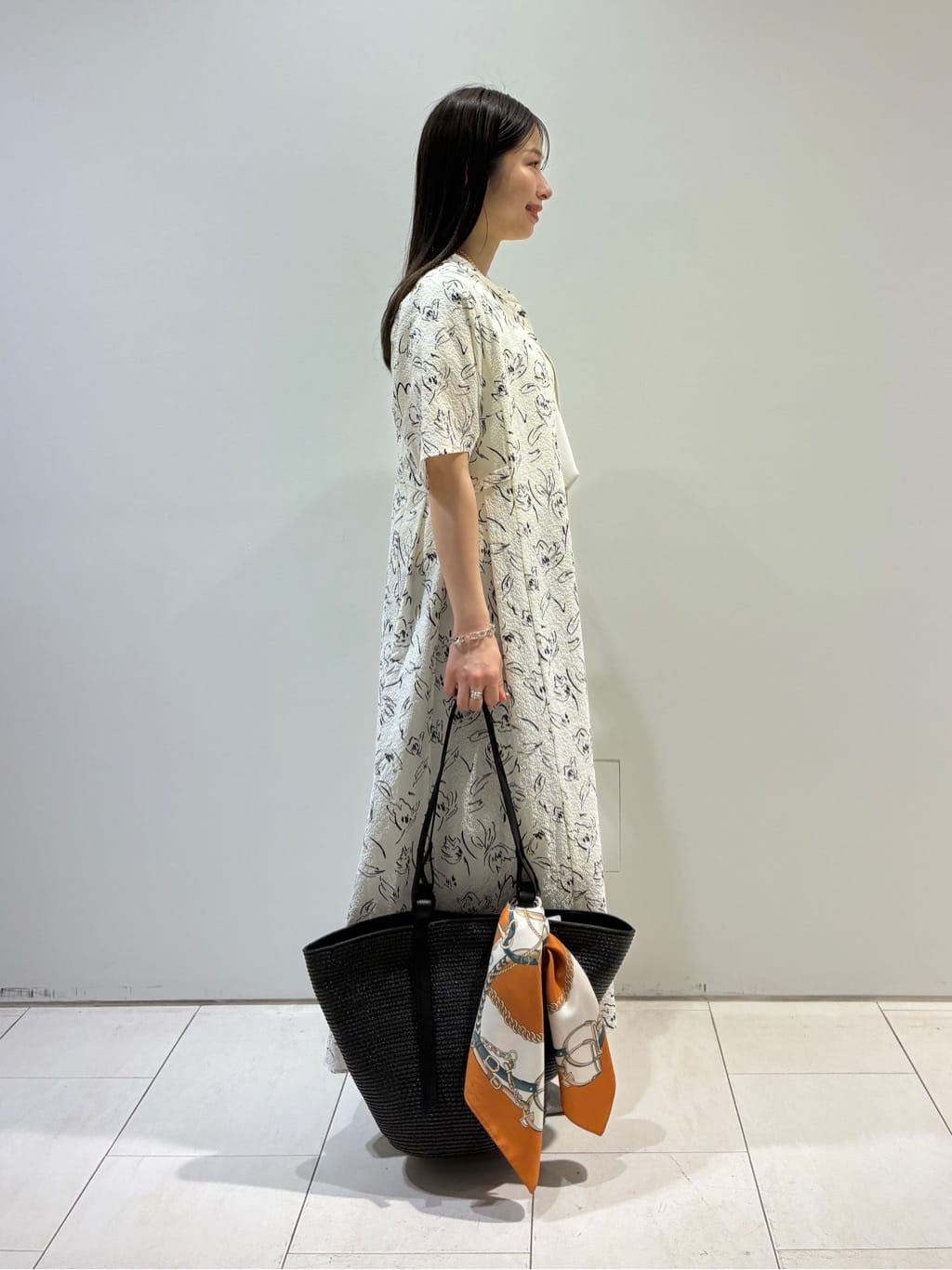 KAOさんの「INDIVI｜【洗える／UVケア／SETUP可能】ドロストワイドパンツ」を使ったコーディネート