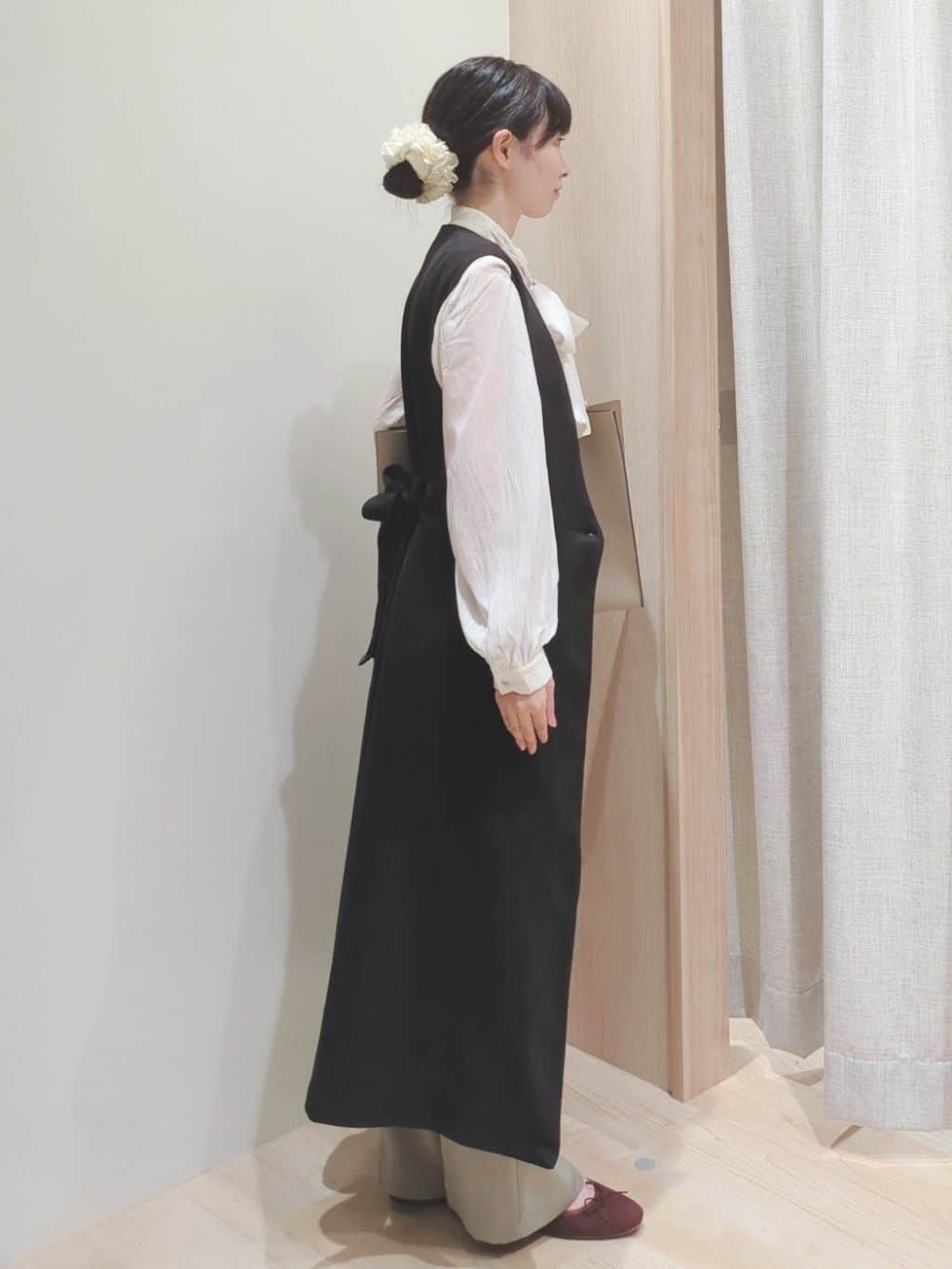 Yuiさんの「grove｜【2WAY】スウェード調ジレワンピース」を使ったコーディネート