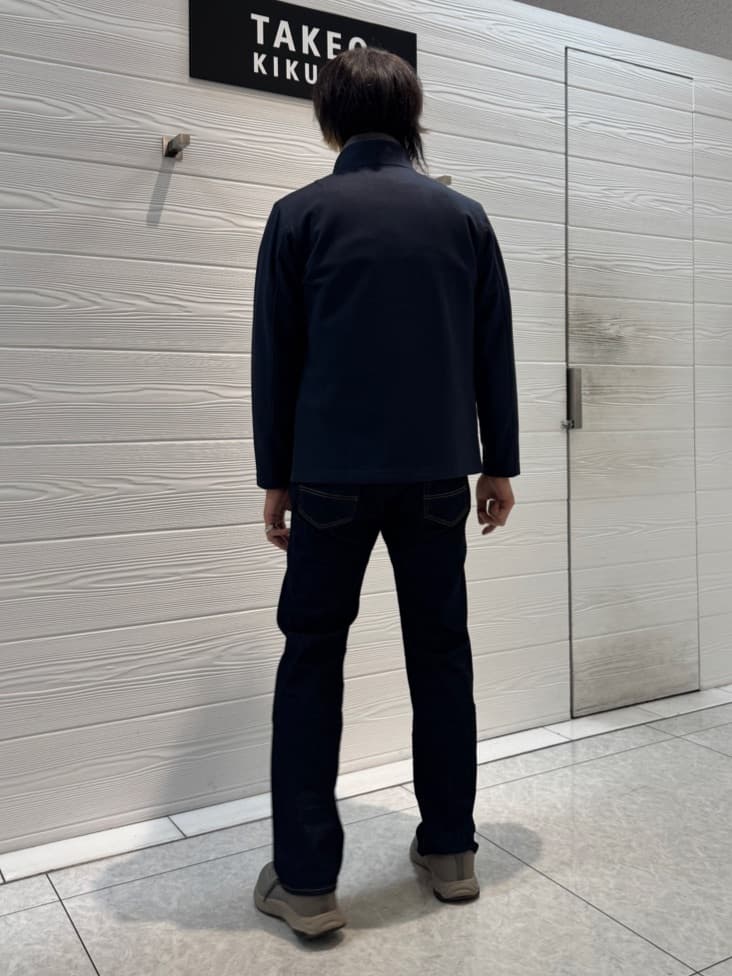 井出恭輔さんの「TAKEO KIKUCHI｜【DOWN FABRIC】ダウンファブリック スタンドカラーブルゾン」を使ったコーディネート