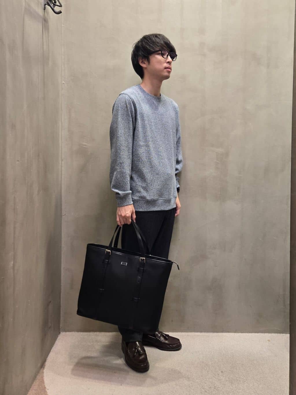 白木駆さんの「TAKEO KIKUCHI｜【ONOFF対応】TRダブルニット ストレッチパンツ」を使ったコーディネート