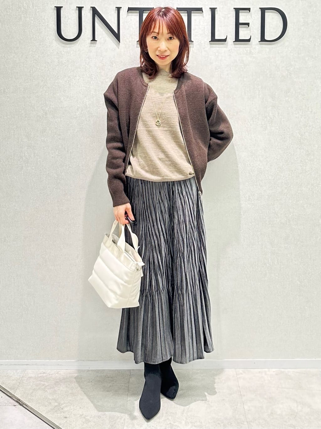 Miwaさんの「UNTITLED｜【アンサンブル可/洗える】シルクウールカシミヤ ドルマンスリーブニット」を使ったコーディネート