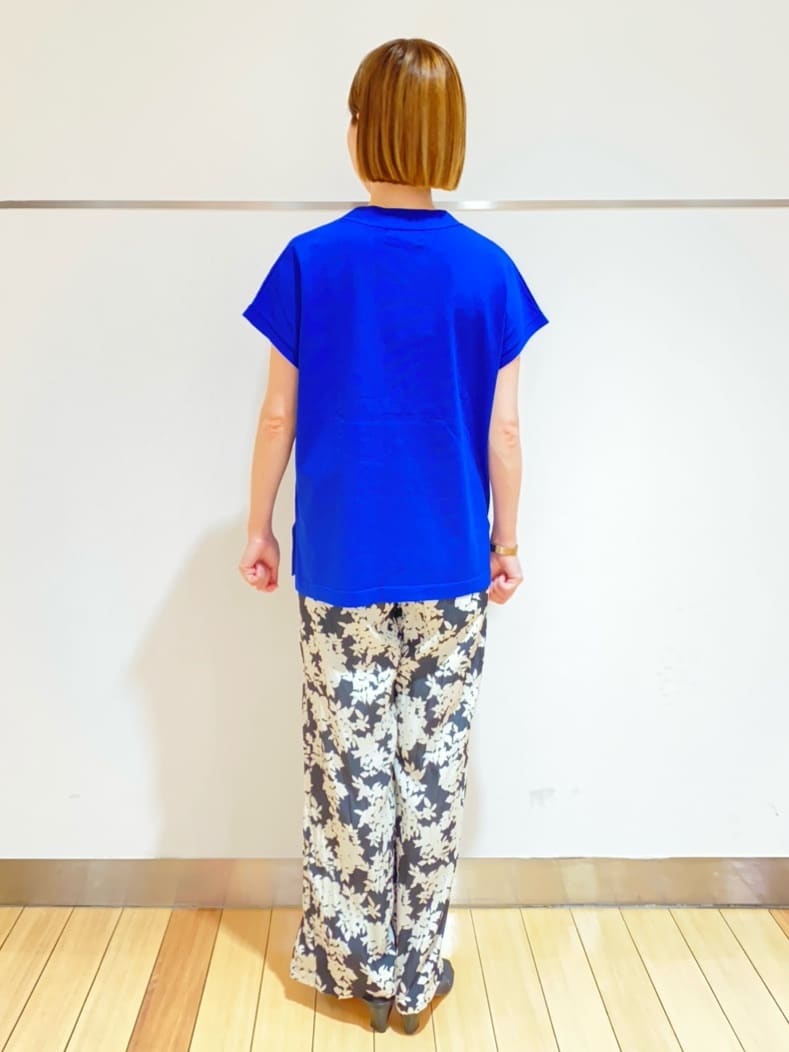あやさんの「UNTITLED｜【ウエストゴム/ワイド/柄】モノトーンフラワーパンツ」を使ったコーディネート