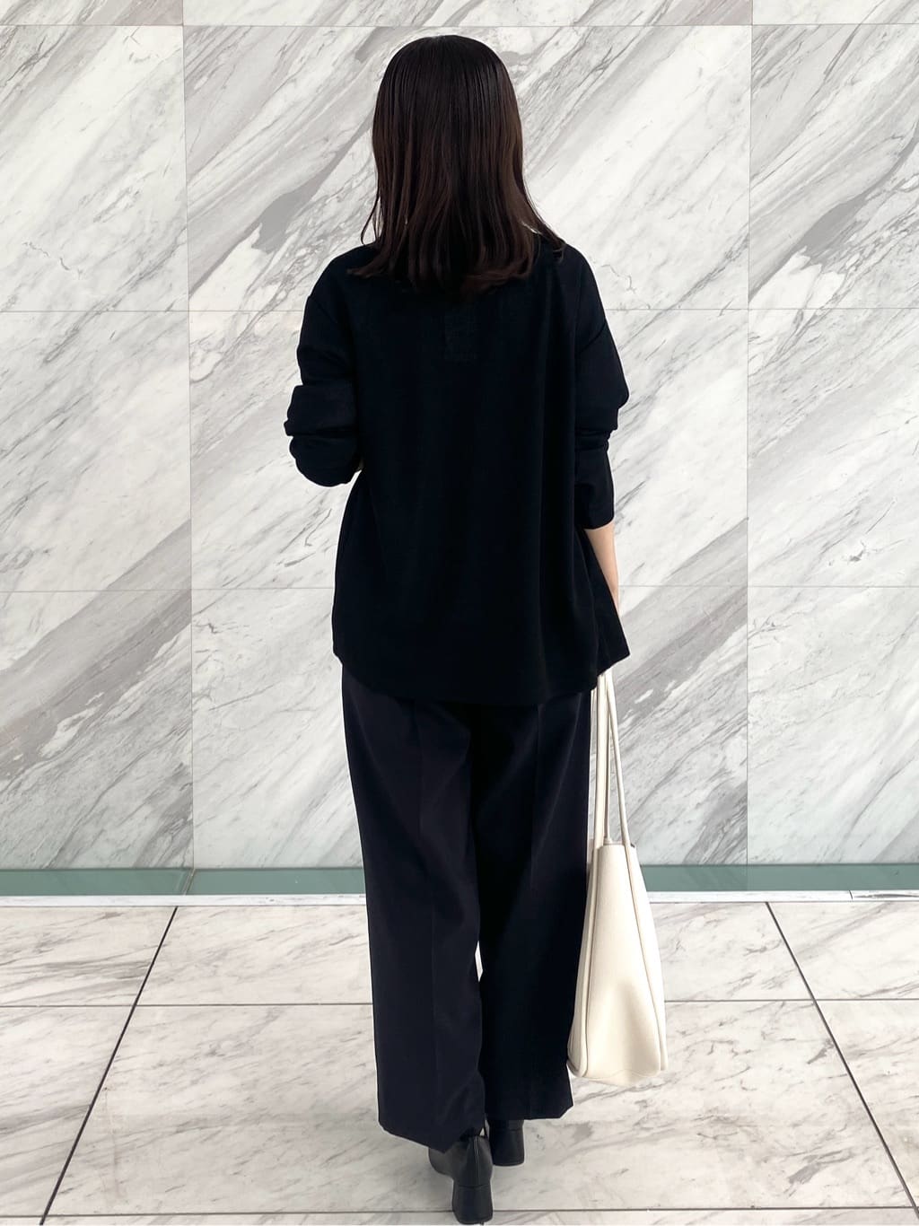 みさかさんの「index｜フラワーシャーリングペプラムブラウス【洗濯機洗い可】」を使ったコーディネート