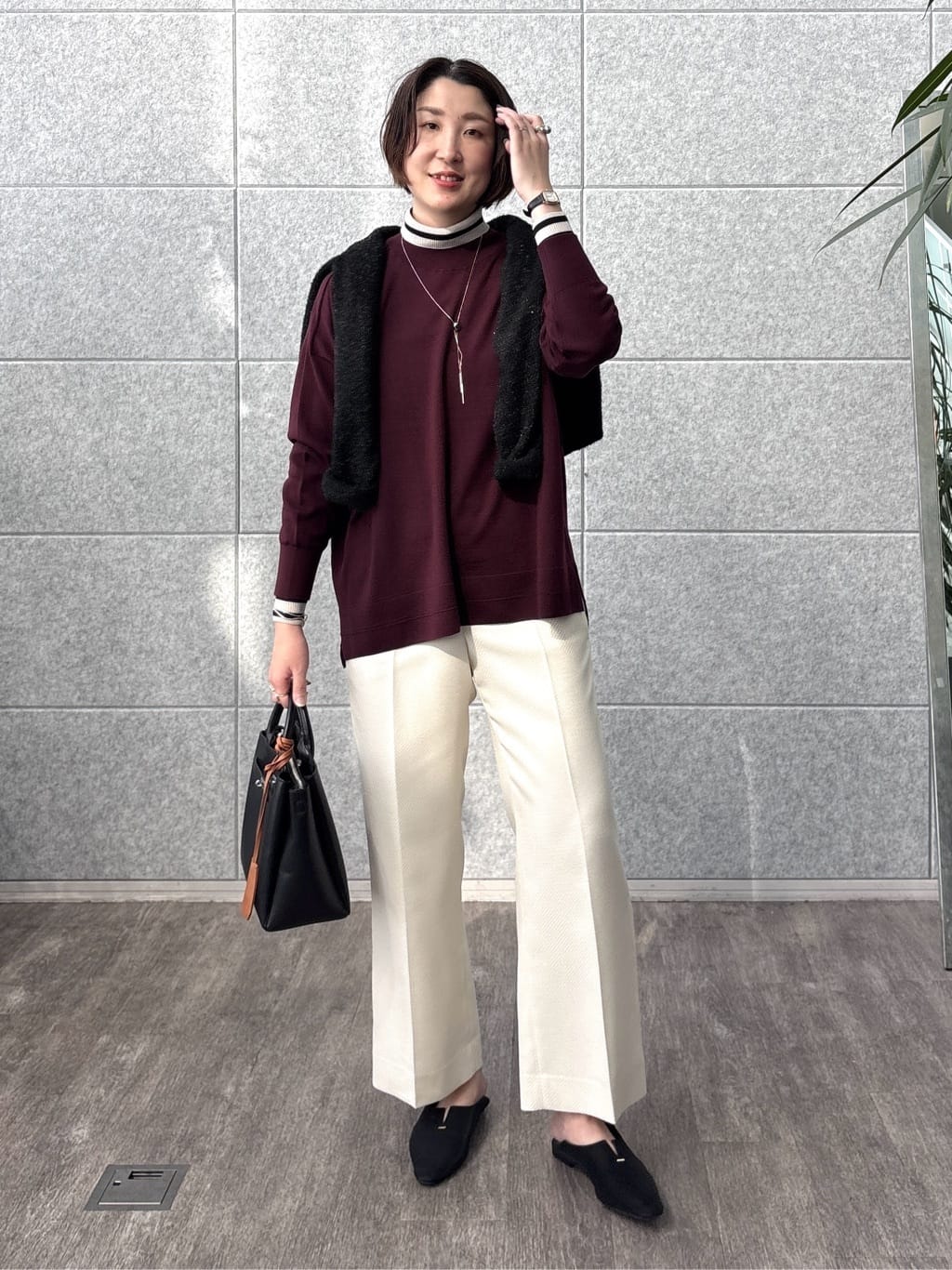 yuriさんの「INDIVI｜【洗える／毛玉になりにくい】エクストラファインウール ハイネックニット」を使ったコーディネート