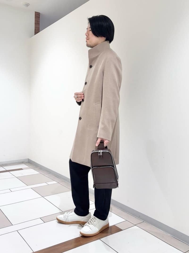 及川さんの「TAKEO KIKUCHI｜【ウールカシミヤブレンド】ビーバー調 スタンドカラー コート」を使ったコーディネート