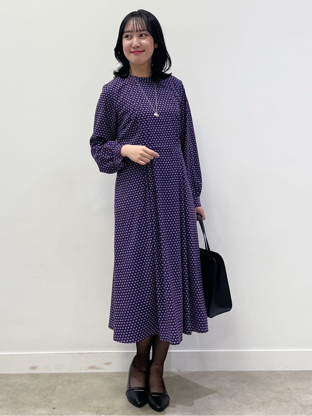 yukariさんの「Reflect｜【通勤/お出かけ◎】ジオメプリントクラシカルワンピース」を使ったコーディネート