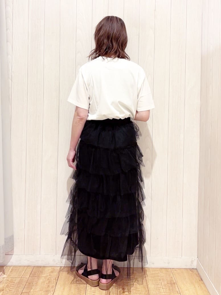 あいこさんの「SHOO･LA･RUE｜【S-LL/ひんやり/UV】選べる6柄でそれぞれ欲しくなる プリントTシャツ」を使ったコーディネート