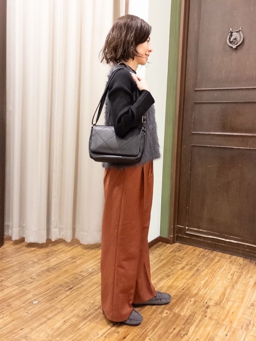 yukaさんの「SHOO･LA･RUE｜【洗濯機可/S-LL/高レビュー】上品シルエットで美しい イージーワイドパンツ」を使ったコーディネート