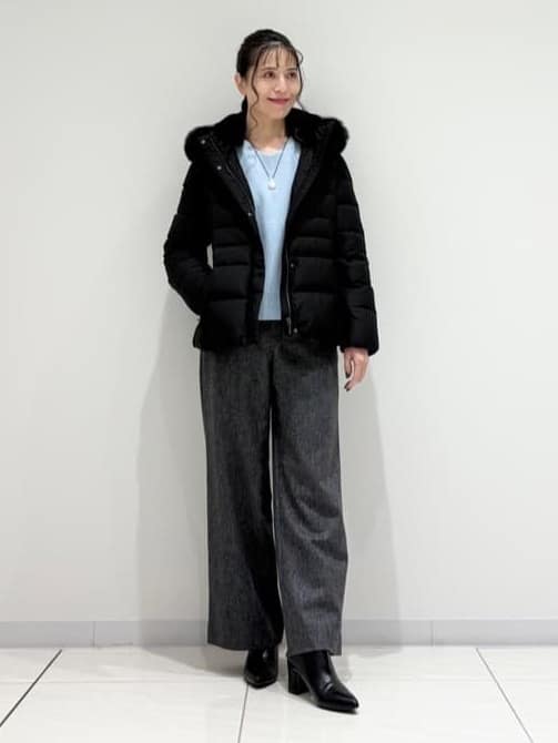 kayoさんの「INDIVI｜【名品／撥水／抗菌防臭】ショート丈リサイクルダウンコート」を使ったコーディネート